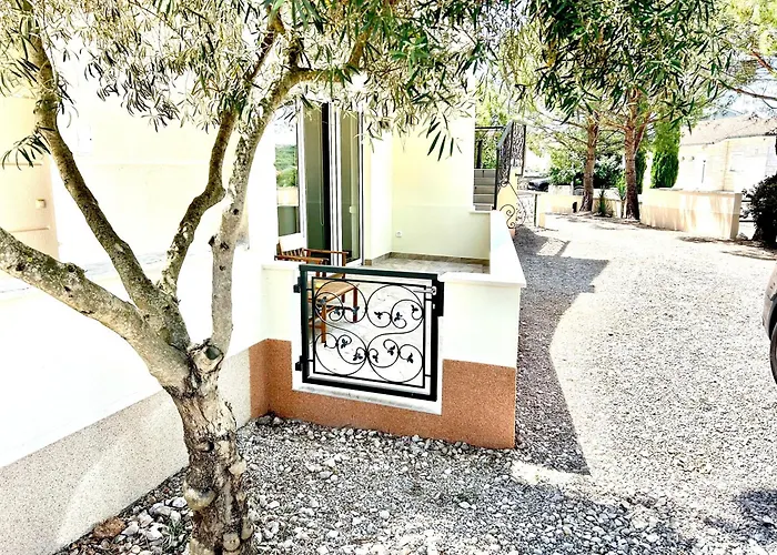 Delux 4 Stars Apartment Ariadne - 1 Min From Beach